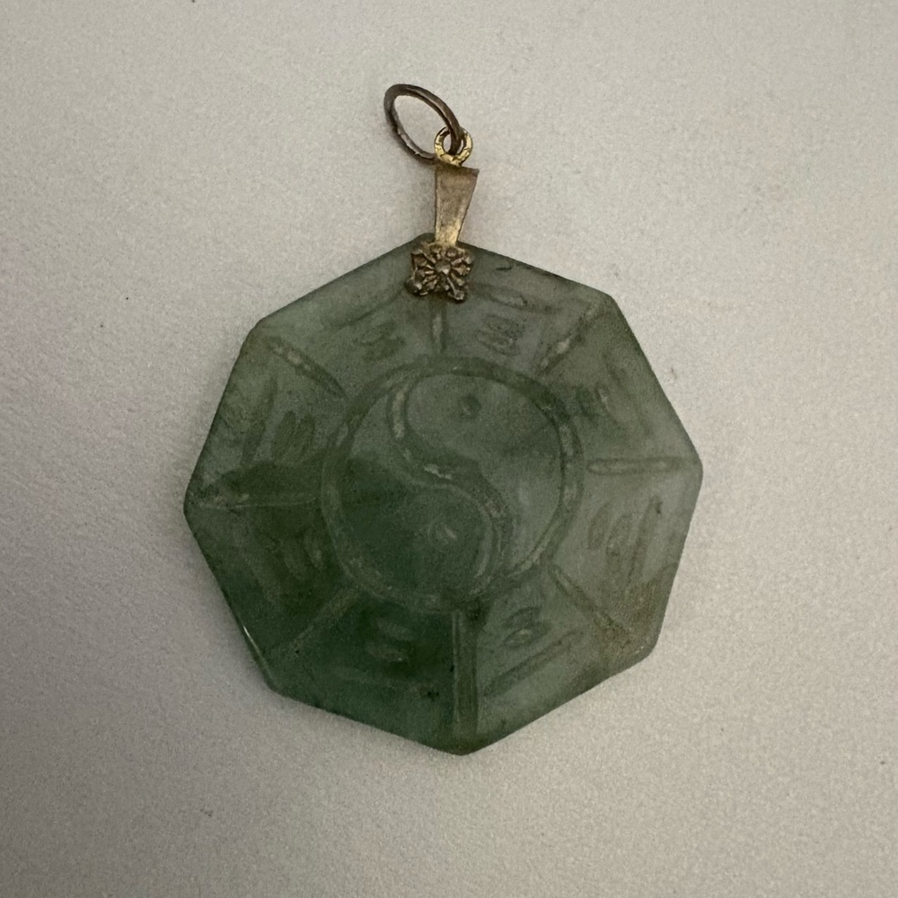 Vintage Large Jade Pendant Hand Carved Bagua Yin Yang 1 1/2in X 1 1/2 - Picture 2 of 7